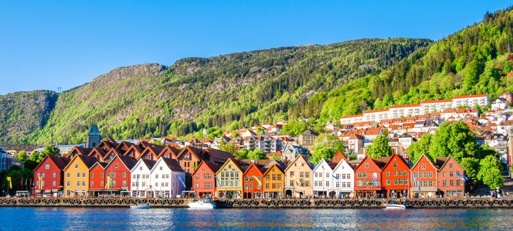 Norvège, fjords, montagnes et lumières d'été